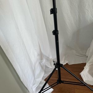 Professional backdrop holder